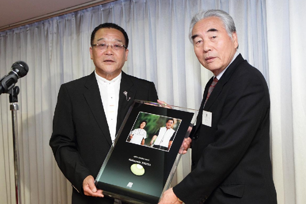 第5回 AJPS AWARD 2011 記念写真盾